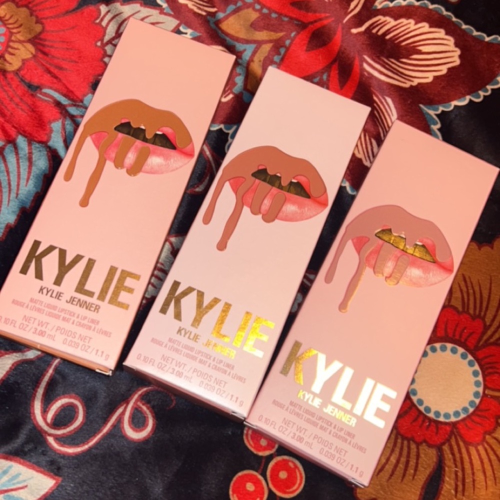 Kylie set of 3 Matte lip liner and lip gloss combo!! Everything in picture 3pack